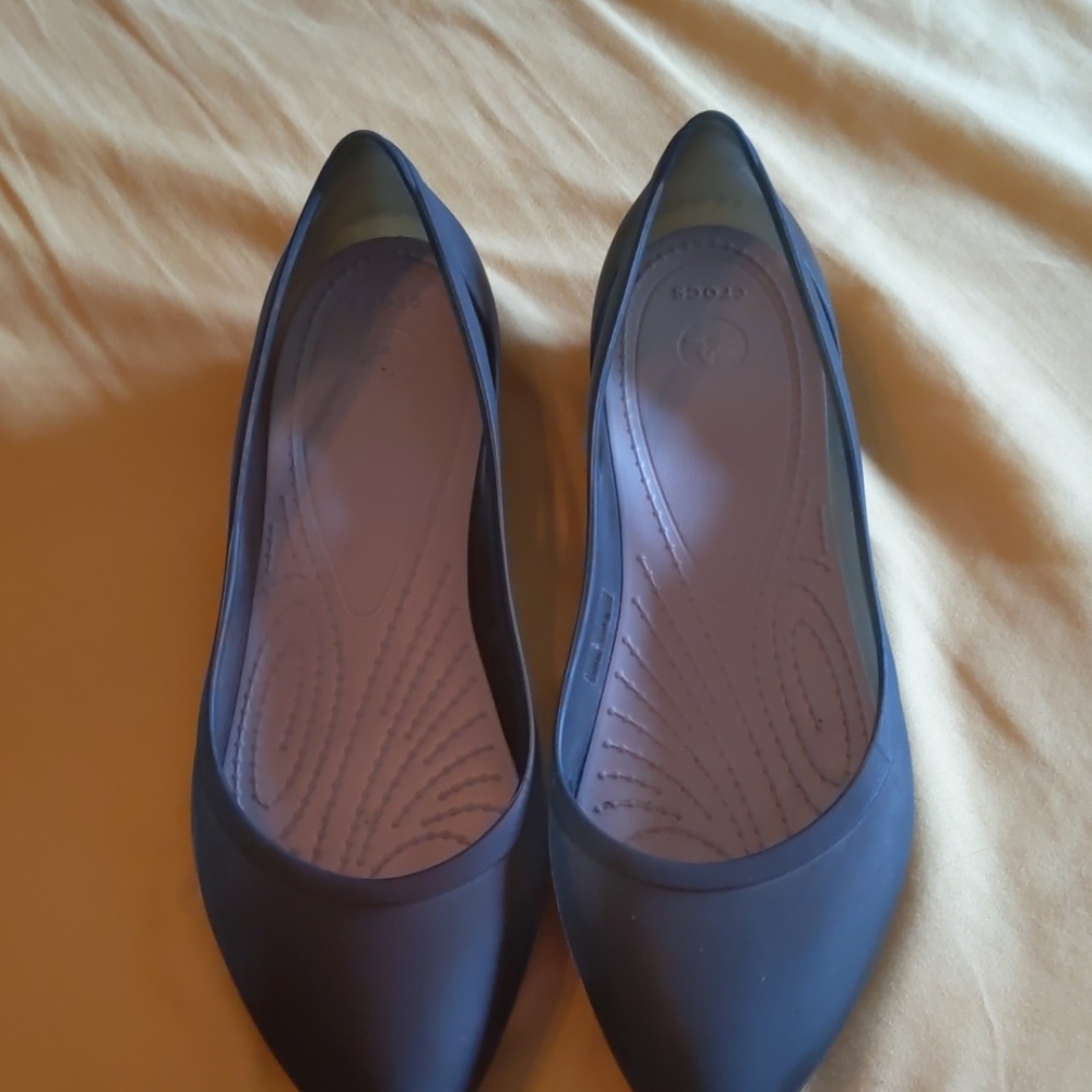 Size 10 flats